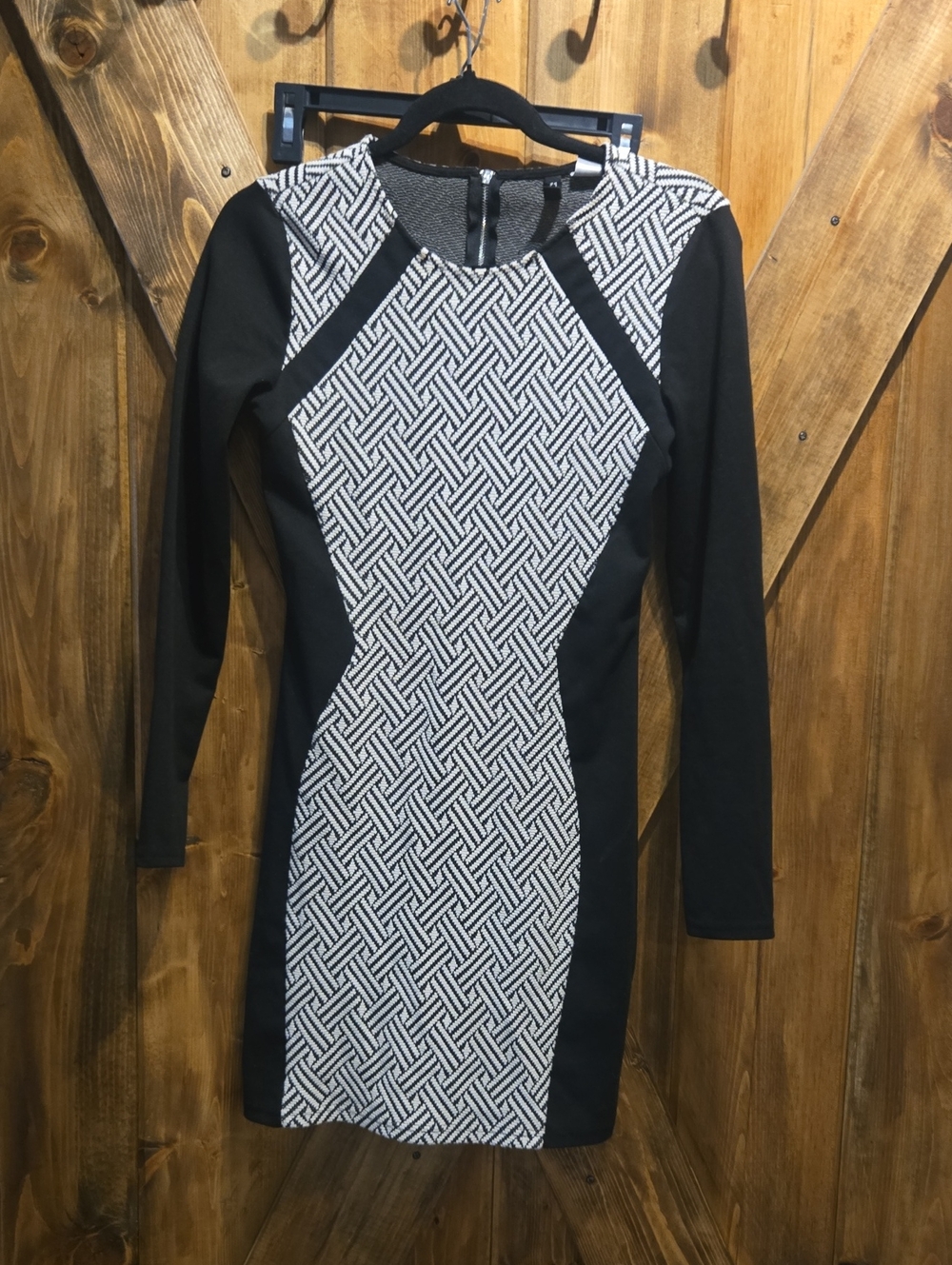 Divided Black and White Long-Sleeve Patterned Sheath Dress